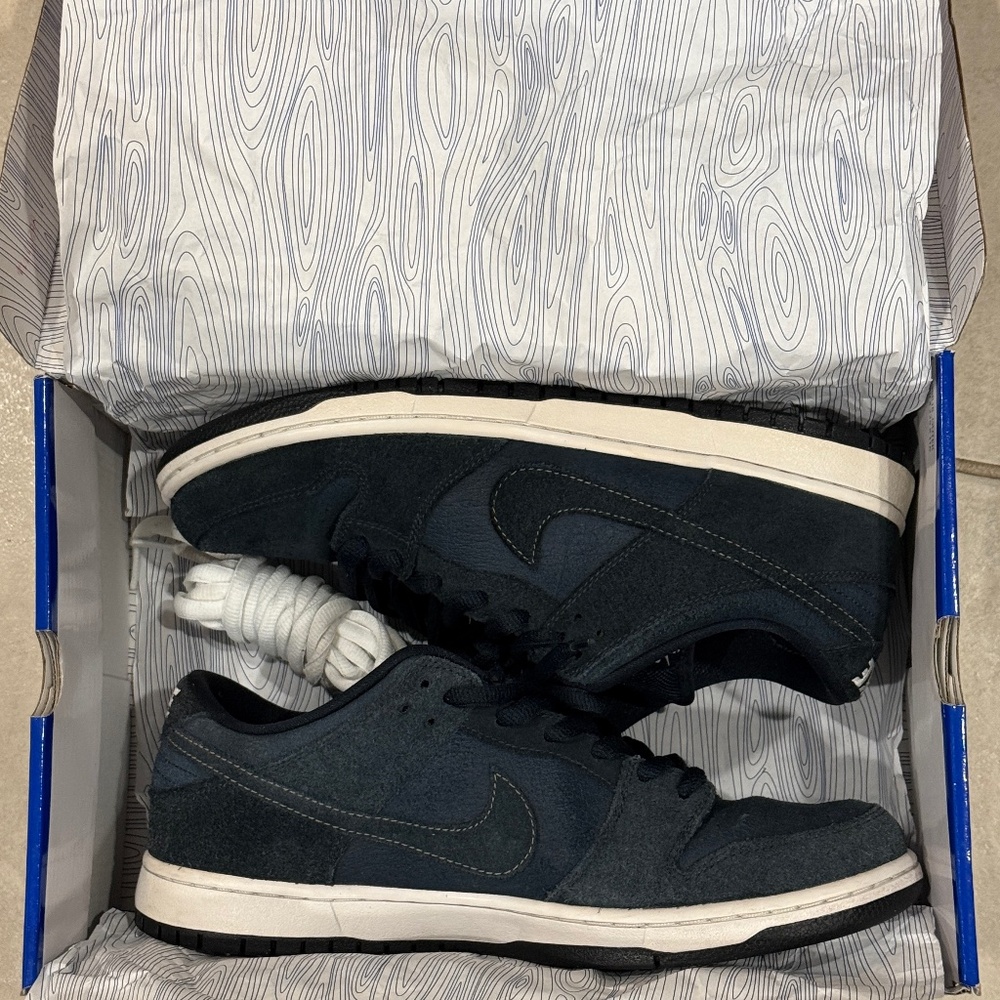 VNDS NIKE SB DUNK LOW PRO 2011 US PASSPORT: Size 10.5- OG BOX- MAKE OFFER